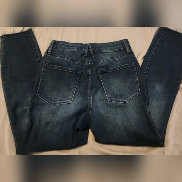 Good American "Good Waist" 27 dark distressed straight leg hem cut Jean - Picture 3 of 5